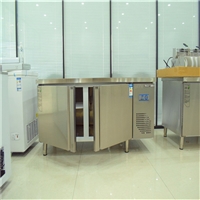 遥墙厨具机械设备不锈钢保鲜工作台冷藏柜 1.5米直冷保鲜工作台图片 价格
