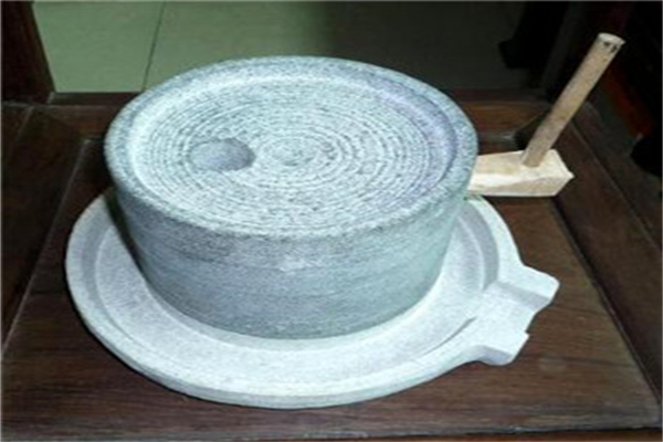 正亚石磨机代理